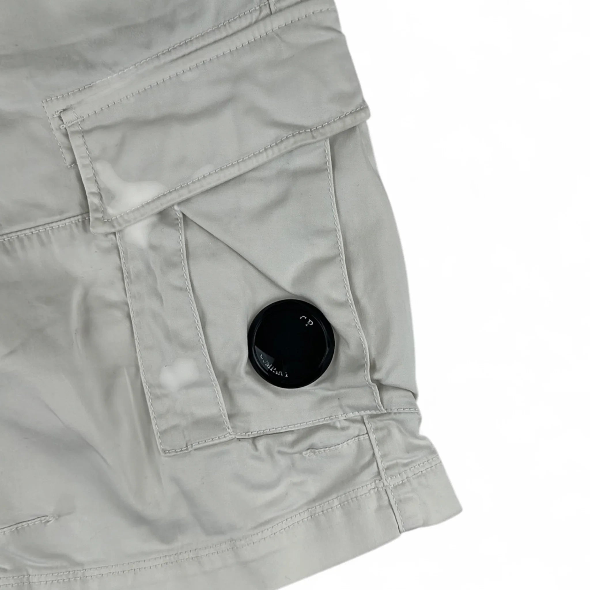 C.P. Company Short Cargo — Taille M — Photo 2/3 #État_Occasion · Très bon