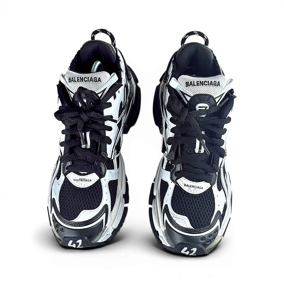 Balenciaga Runner — Taille 42 — Photo 2/5 #État_Très bon état · Avec boîte