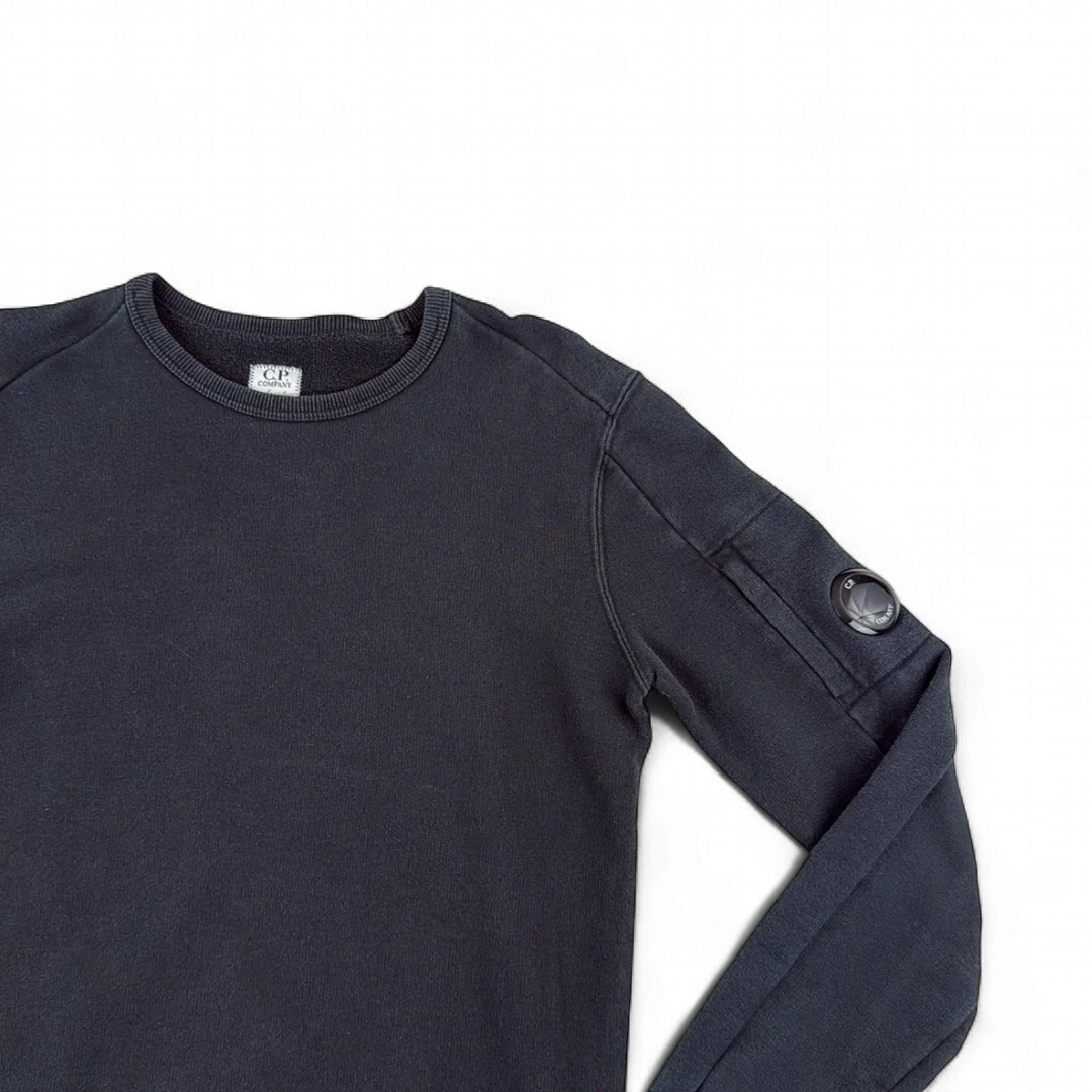 C.P. Company Pull Col Rond Hooded Junior — Taille XS — Photo 2/3 #État_Très bon état