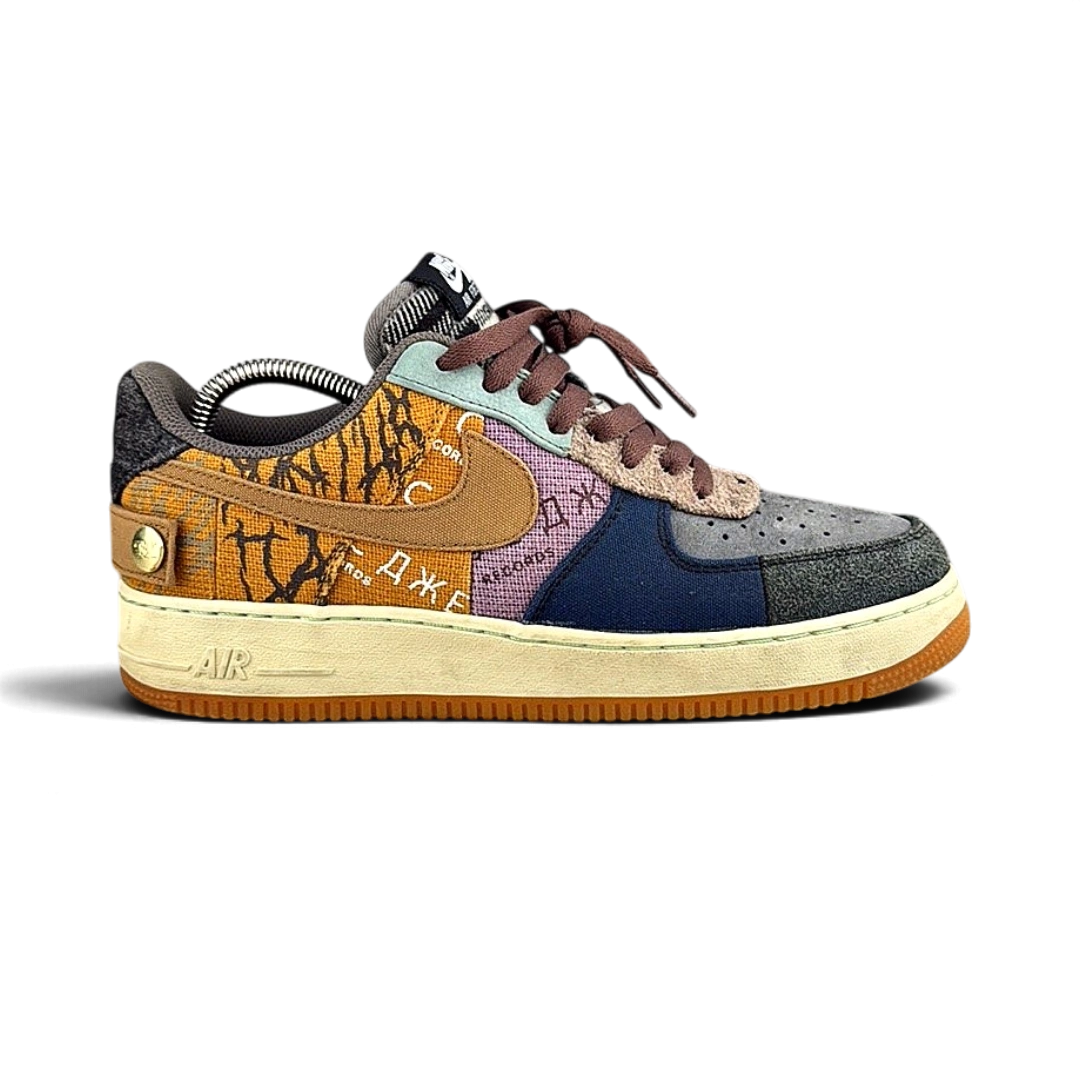 Nike Air Force 1 Travis Scott — Taille 42.5 — Photo 1/5 #État_Très bon état · Sans boîte