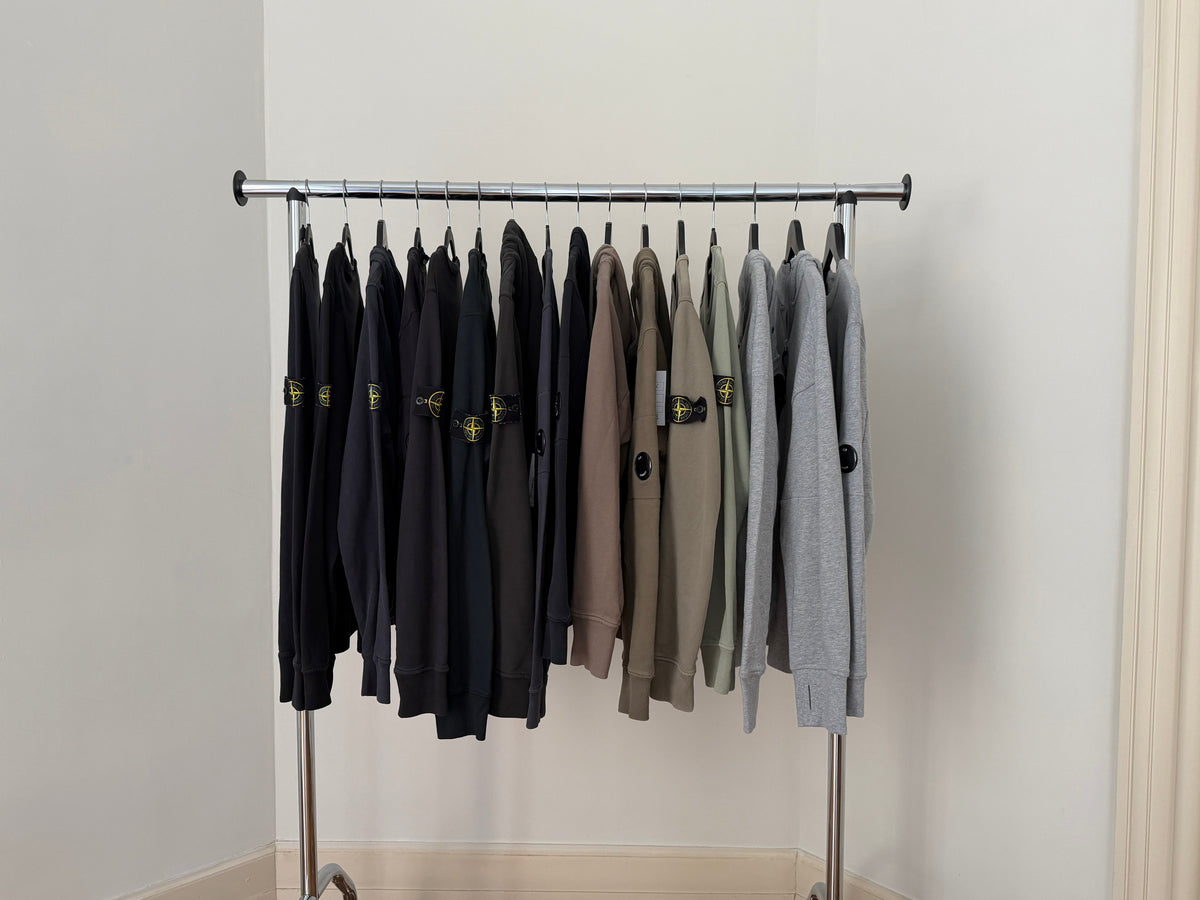 Portant de sweats Stone Island et C.P. Company d'occasion authentifiés chez Prego