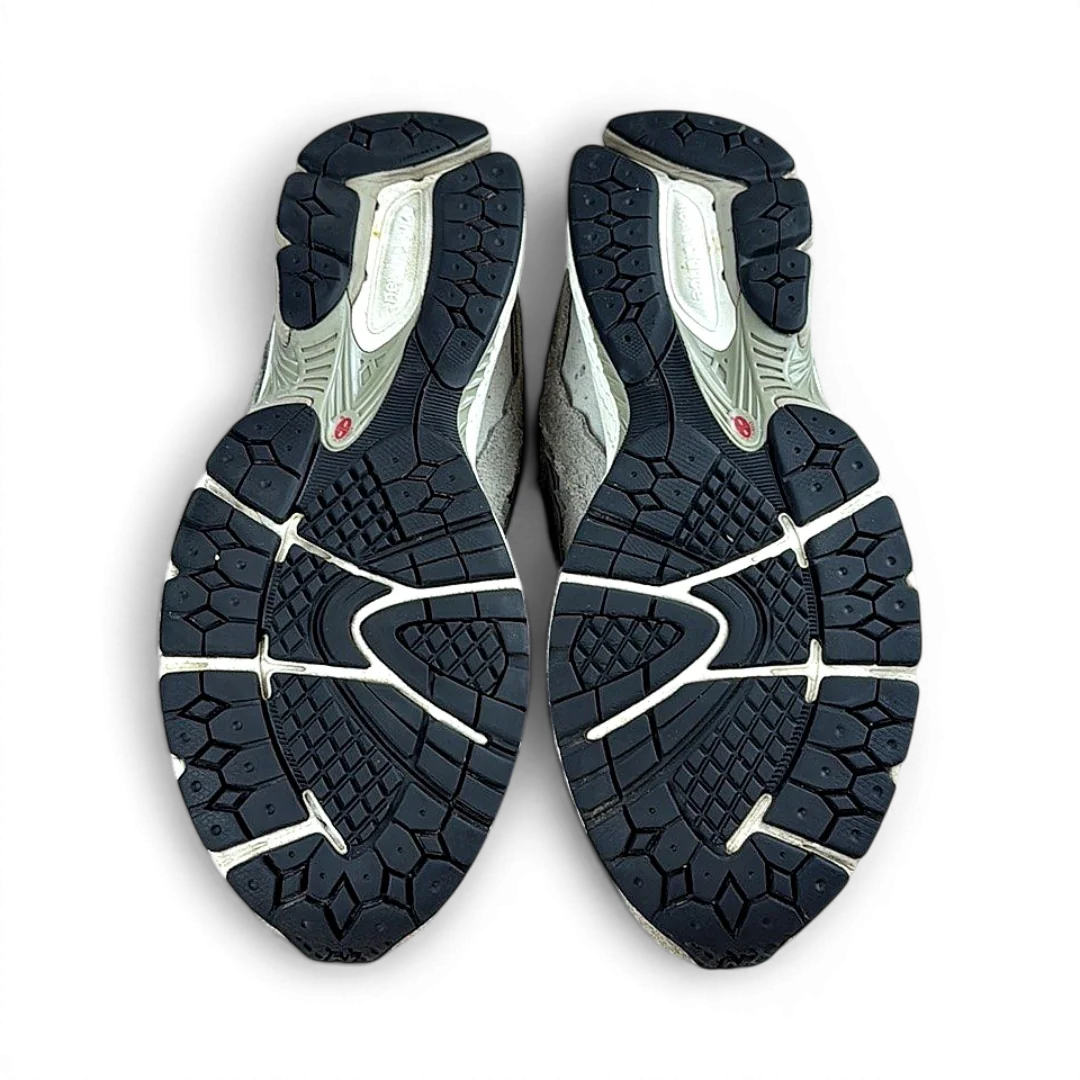 New Balance 2002R Protection Pack — Taille 45 — Photo 4/5 #État_Très bon état · Avec boîte
