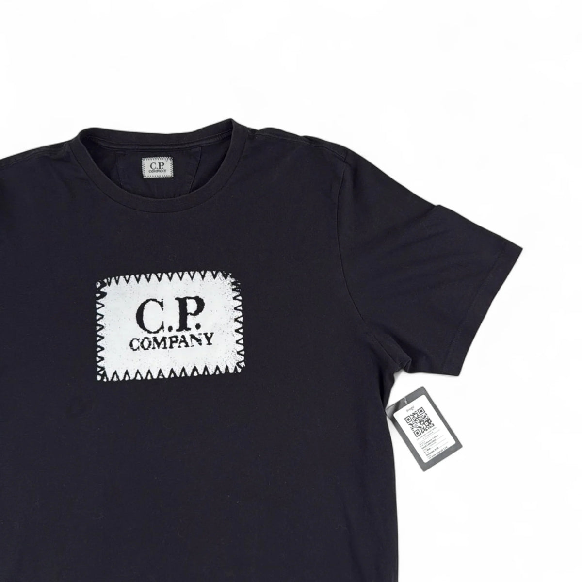 C.P. Company T-Shirt Small Logo Label — Taille L — Photo 2/3 #État_Très bon état · Pièce 3