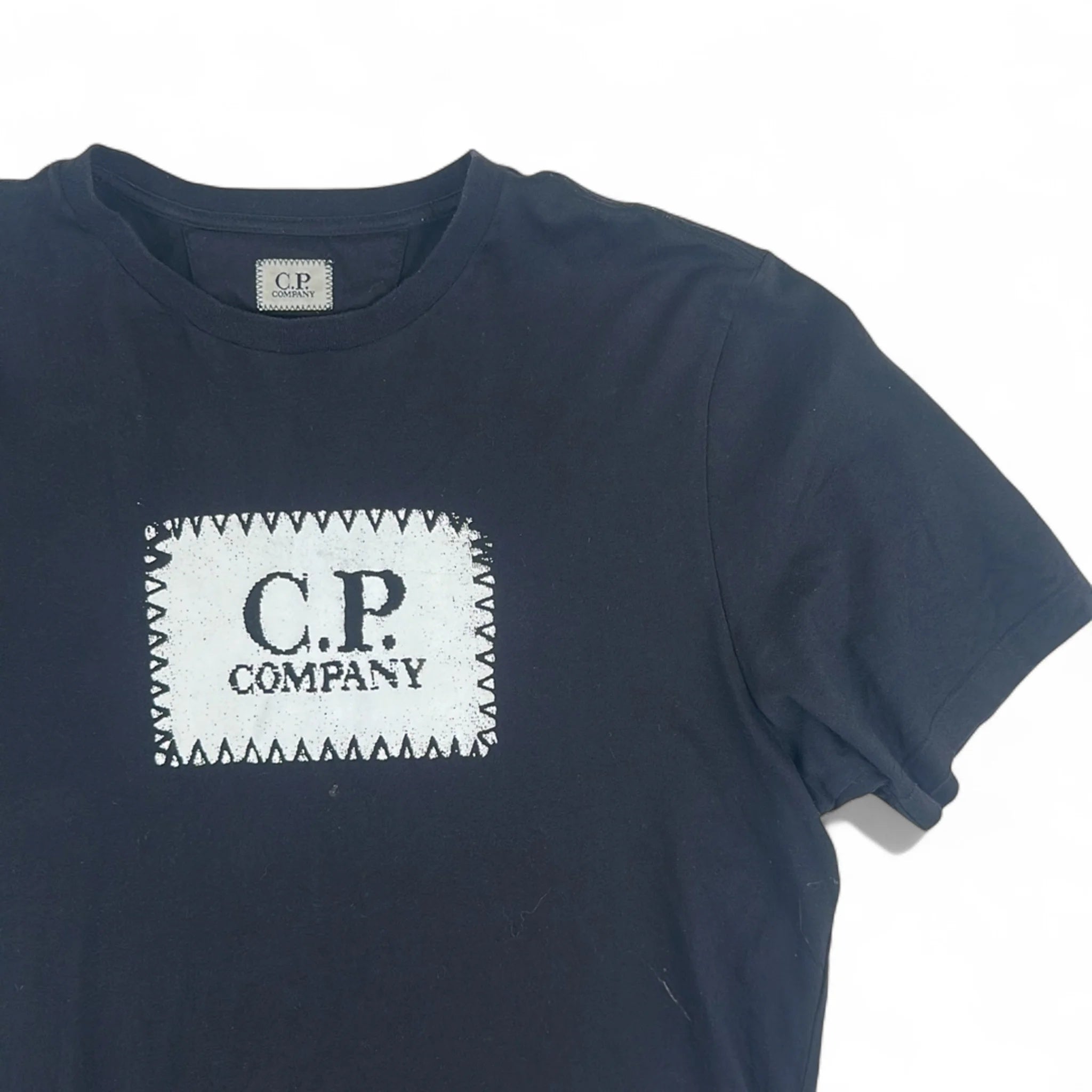 C.P. Company T-Shirt Small Logo Label — Taille M — Photo 2/3 #État_Occasion · Bon état général