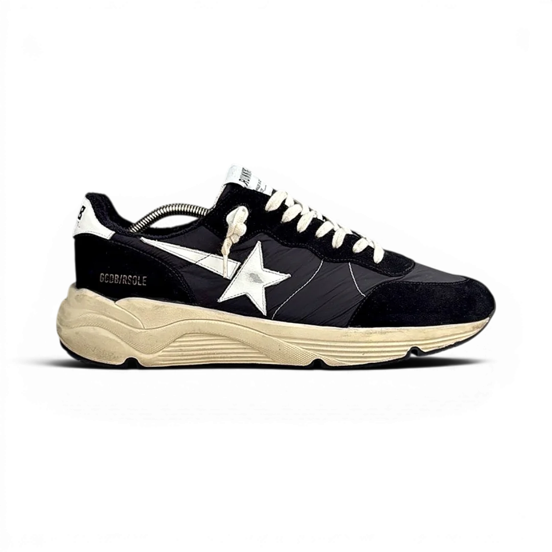 Golden Goose GOLDENGO-RUNNINGSOLE-BLANC-NOIR — Taille 45 — Photo 1/5 #État_Très bon état · Sans boîte